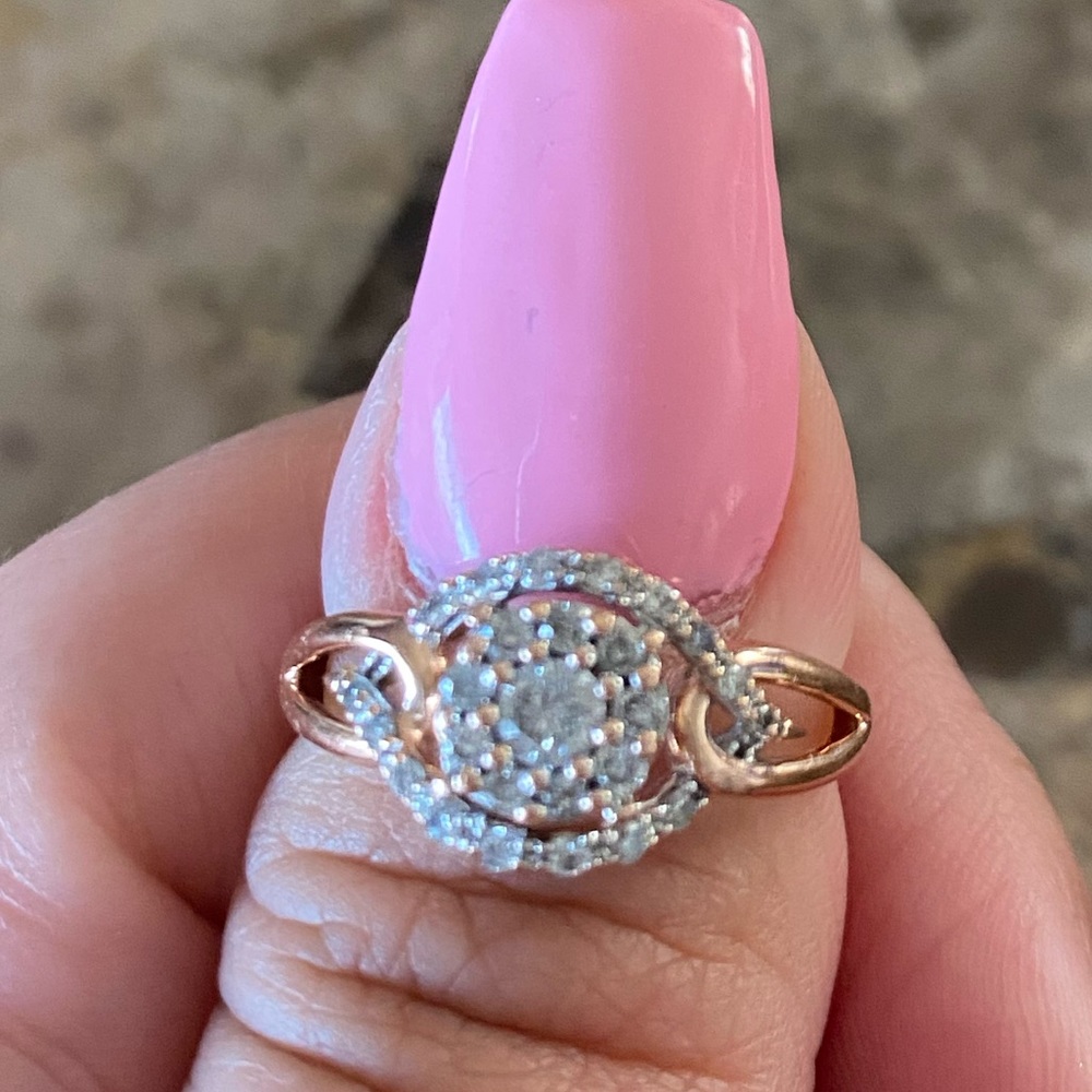 10k rose gold 1/2 carat total weight diamond ring